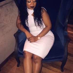 Meet your Posher, Yoland